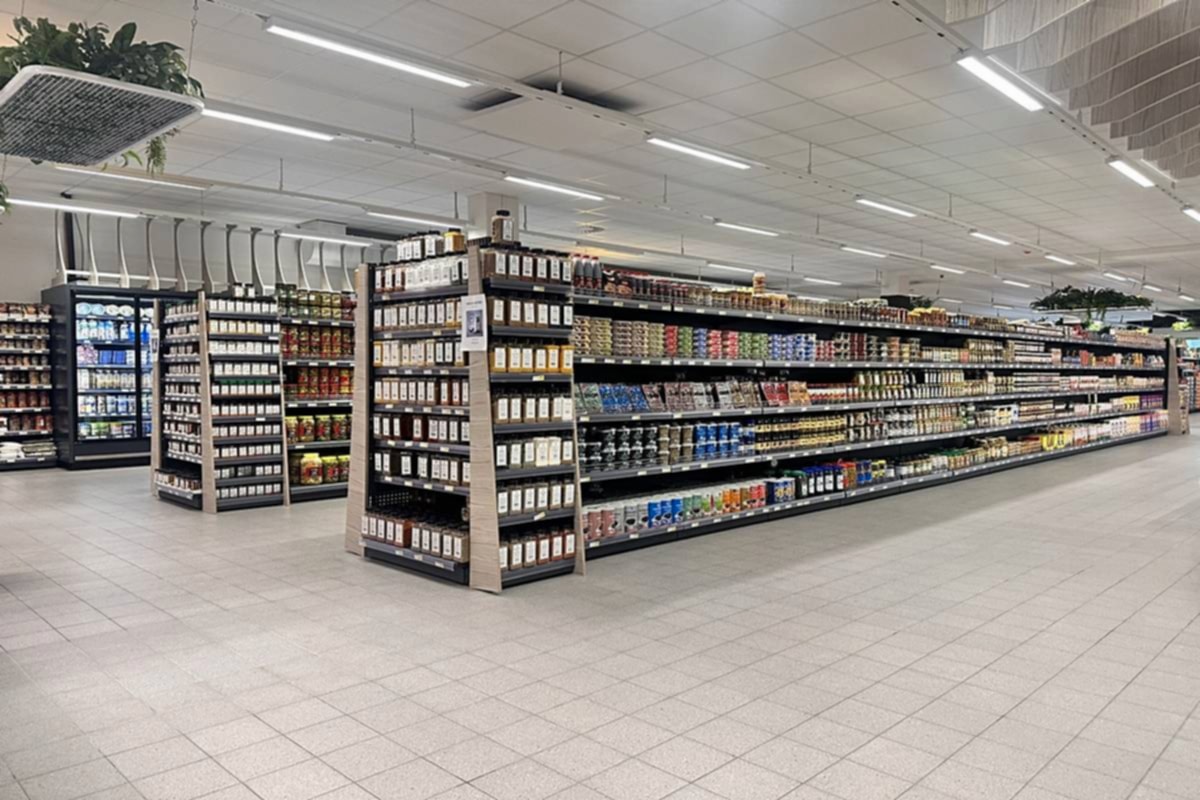 Market Rafı Seçerken Nele...